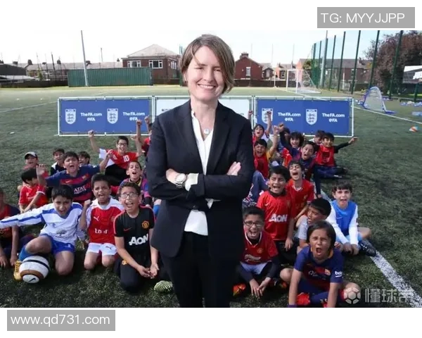 卫报:曼联青训营因人员频频更迭和拉爵的批判而陷入困境 卫报:曼联青训营因人员频频更迭和拉爵的批判而陷入困境